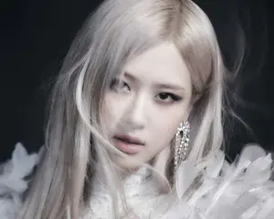 「ビルボードグローバル200」チャートで１位を記録した BLACKPINKのROSÉ デビュー作「On the Ground」、 日本の地上波番組にて初パフォーマンス決定！！