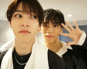 君の思いが“ツバサ”になる　LET ME FLY 公式ファンブック第2弾、7月30日(金)発売決定!! 『PRODUCE 101 JAPAN SEASON2 FAN BOOK PLUS』 6月25日(金)午前0時よりいよいよ予約開始!総写真数約700枚超！　 Amazon限定カバー版も発売!! もうここでしか見られない練習生たちの貴重な舞台裏を激写！ 第1弾には掲載されていない第1回順位発表後のポジションバトルからデビュー決定までの激動の約1ヶ月半を収録。