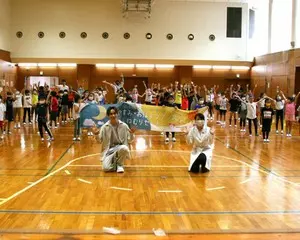 EXILE TETSUYA / 寝具メーカーの西川(株)とコラボ！ 「おやすみダンス・おはようダンス」で 児童に「眠育」特別授業