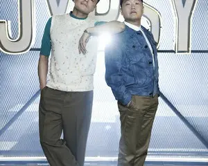 J.Y. ParkとPSYがプロデューサーを務めた次世代ボーイズグループを誕生させる超・大型オーディション番組「LOUD」の音源をまとめたスペシャルCDの仕様・形態を発表。予約開始は10月2日(土)午前10時。各CDショップで豪華特典を準備しているので必ずチェックしてほしい。