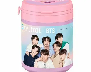 大人気のＢＴＳデザインキシリトールガムが「ガムハート」をあしらった新デザイン8種類で登場！「キシリトールガム＜グレープ＆ピーチ＞アソートボトル」を発売いたします。 2022年8月2日（火）新発売