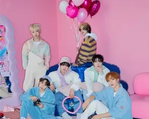 WEiから緊急告知！？WEi Japan 1st Mini Album『Youth』発売記念サイン会開催が決定！ WEiのメンバーからRUiに向けて、スペシャルコメントも到着！！