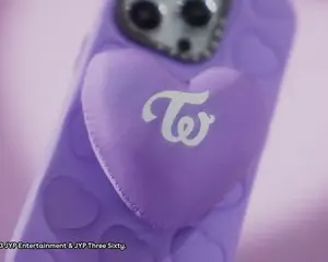 グローバルガールズグループ TWICEと初コラボ！ONCEへのLoveを込めた「TWICE x CASETiFY」コレクションが登場。 メンバー直筆サイン入りケースが当たるキャンペーンも開催！