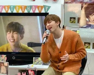 スヒョン（U-KISS）、バースデー＆発売記念日をファンとともに