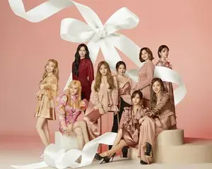 世界中をつなぎ、元気にできるような  力強くて前向きな楽曲とパフォーマンスTWICE『Fanfare』  2020年7月8日（水）1年ぶりとなるシングルリリース！