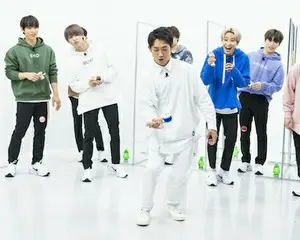 JO1「ABEMA」初冠番組『JO1スターギャザーTV』　毎週金曜夜10時からレギュラー配信  NON STYLE・井上、礼儀が正しすぎるJO1の驚きの行動を告白  けん玉歴2年のJO1豆原一成が、13歳のけん玉世界王者に羨望の眼差し  身体能力の高さを見せつけるJO1に、NON STYLEが称賛！