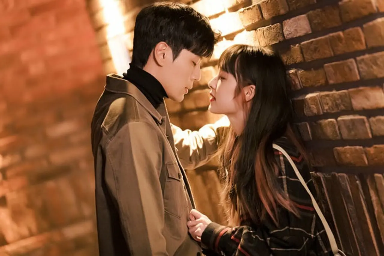 『ラブシーン・ナンバー#』 (左から)キム・ジョンフン、キム・ボラ (C)2021MBC