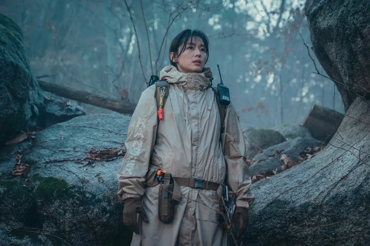 「智異山<チリサン>~君へのシグナル~」© ASTORY CO., LTD. & IQIYI INTERNATIONAL SINGAPORE PTE. LTD. All rights reserved.