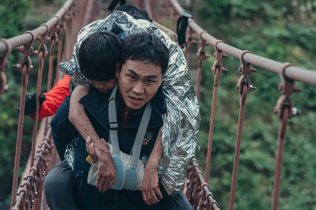 「智異山<チリサン>~君へのシグナル~」© ASTORY CO., LTD. & IQIYI INTERNATIONAL SINGAPORE PTE. LTD. All rights reserved.