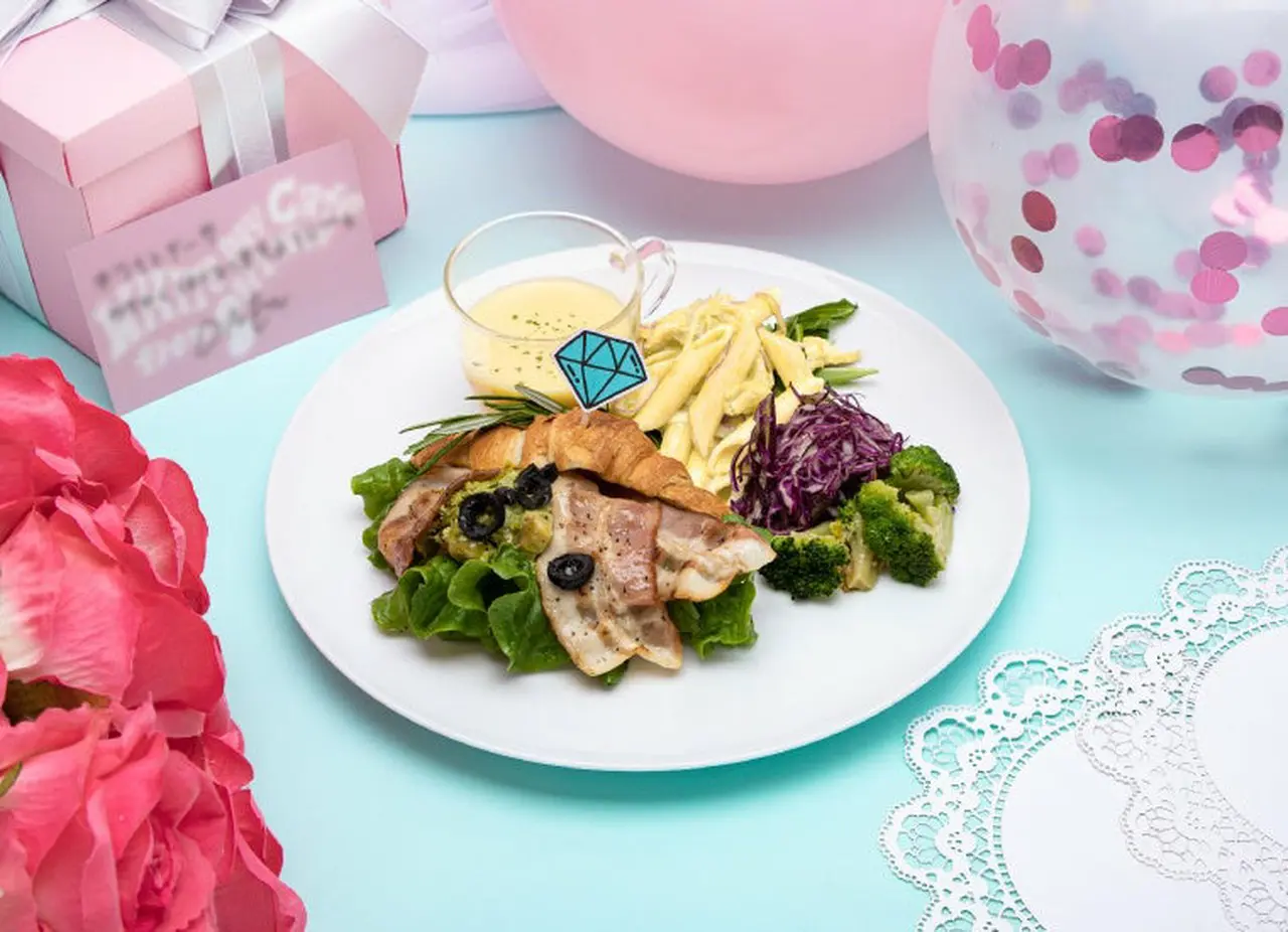 ベーコン&アボカドのクロワッサンサンド