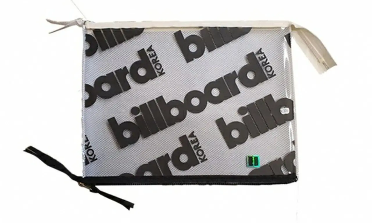 特別付録の「billboard オリジナルポーチ」モノクロ版