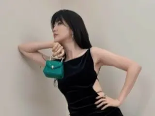 後ろはどうなってるの？…女優パク・ハソン、破格的すぎるドレス姿