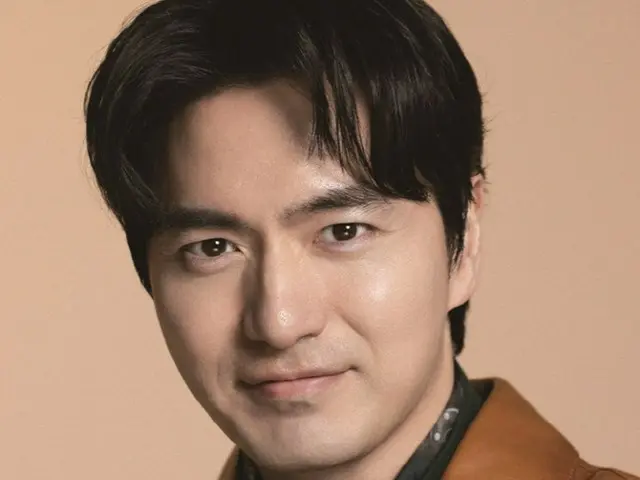 【インタビュー】「エスクァイア」イ・ジヌク、チョン・チェヨンと16歳の年の差「ロマンスNO！」