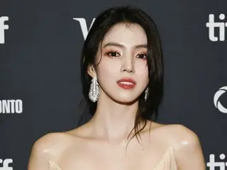 くっきり魅せる鎖骨…女優ハン・ソヒ、女神のような美貌なのに細すぎる？…海外映画祭の姿が話題