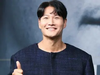 2人に何が？…歌手キム・ジョングク、結婚式の祝賀客リストに“親友”イ・グァンスがいなかった理由