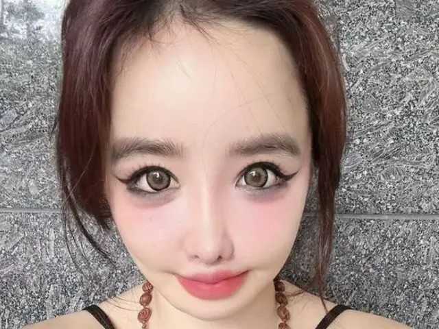 「活動中断中」BOM（2NE1）、「セルフ熱愛説」のお相手イ・ミンホをSNSでタグ付け