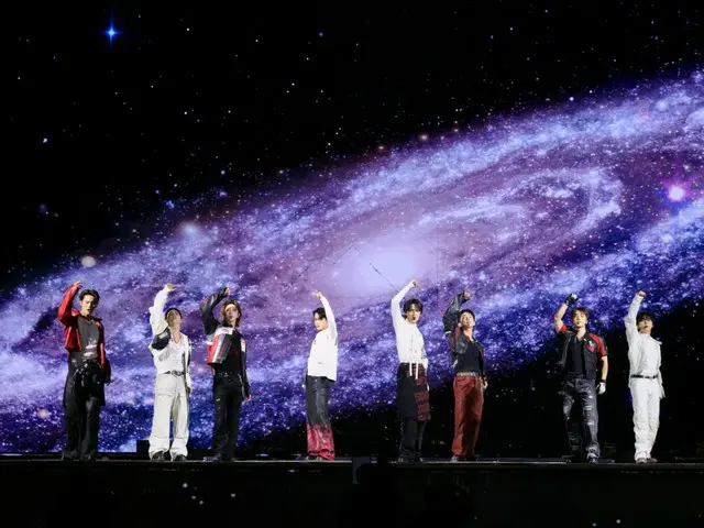 軍服務中のジョンファン、ウォヌ、入隊目前のウジ、ホシ、「SEVENTEEN」コンサートに姿を見せる