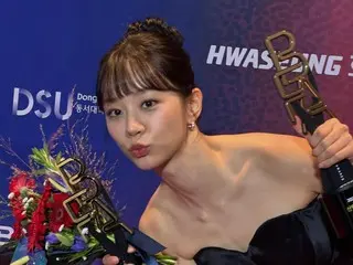 ヘリ（Girl’s Day）、「釜日映画賞」で新人賞受賞に同僚のミナや俳優ハン・ジミンも祝福…「世の中で一番幸せな人」