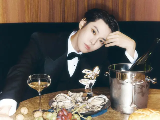 「NCT」ドヨン、タキシードにアニマル柄コートまで..致命的なセクシーさ
