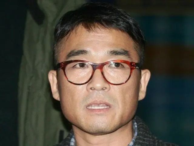 性的暴行容疑“嫌疑なし”歌手キム・ゴンモ、90度のお辞儀＆敬語まで…衝撃的な近況