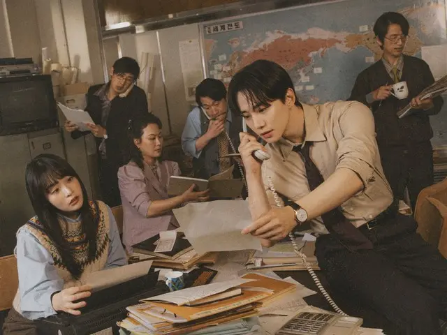 ジュノ（2PM）＆キム・ミンハ、危機の中で花開いた人々…「テプン商事」団体ポスター公開