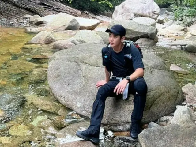 俳優キム・スヒョン、6カ月ぶりに近況公開「一人で登山している」…故キム・セロンさん側との泥沼の争い