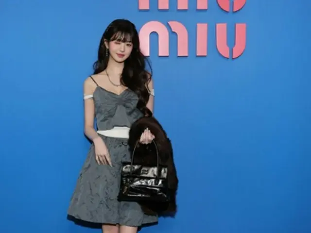 「IVE」チャン・ウォニョン＆「TOMORROW X TOGETHER」ヨンジュン、パリファッションショーに出席…カラフルなビジュアルに注目