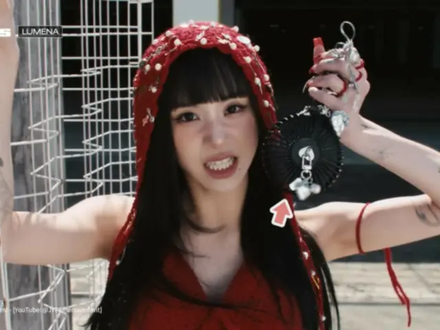 「TWICE」から「SEVENTEEN」まで…K-POPアイドルの“ハンディーファン”ブーム、1284万台販売の神話、その秘訣は？