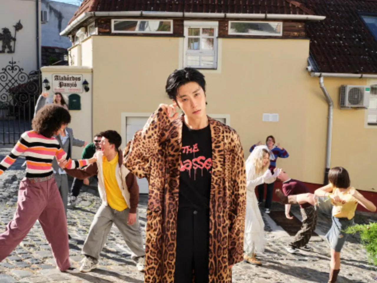 東方神起」ユンホ、新曲「Body Language」ティーザー公開 | Hwaiting