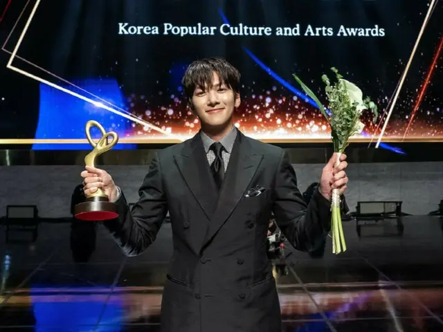 チ・チャンウク、文化体育観光部長官賞を受賞　韓国を代表する俳優として功績を称える