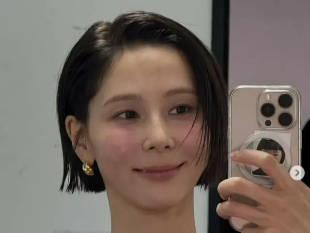 キム・ナヨン、MY Qと再婚後の笑顔公開