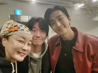 イ・ジュノ（2PM）＆キム・ミンハ、「テプン商事」の団体観覧現場をキャッチ…「おかしくて死にそうだった」