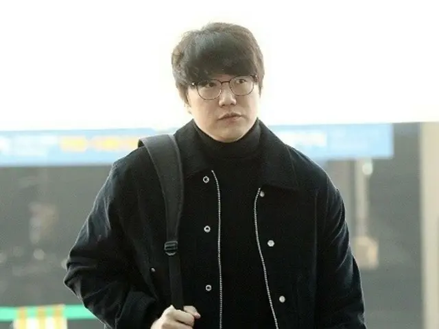 歌手ソン・シギョン、10年来の前マネージャーの裏切りに...結局Youtubeも休止「体も心も傷ついた」