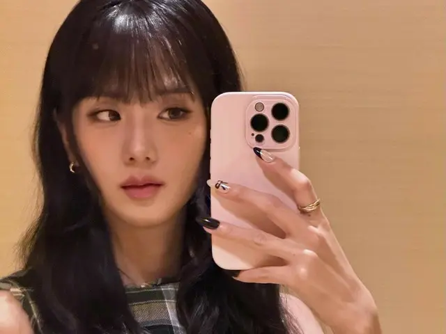 「BLACKPINK」JISOO、前髪を下ろすと違って見えるね…ニューヨークを輝かせた清純美