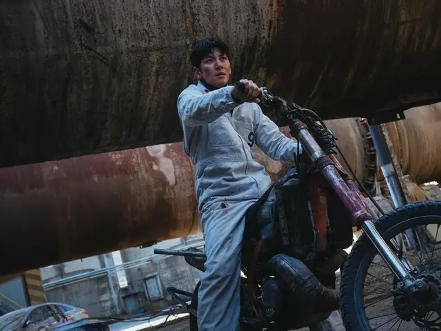 チ・チャンウク「捏造された都市」、ディズニープラスで1位…映画「操作された都市」に再び注目