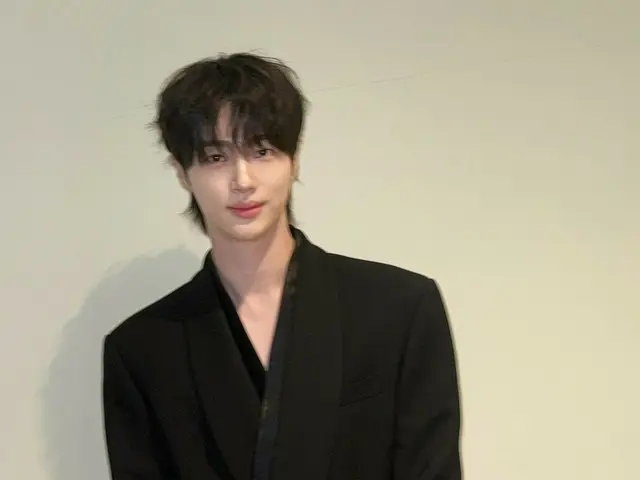 ビョン・ウソク、大君のパーフェクトなスーツ姿…やはりモデル出身