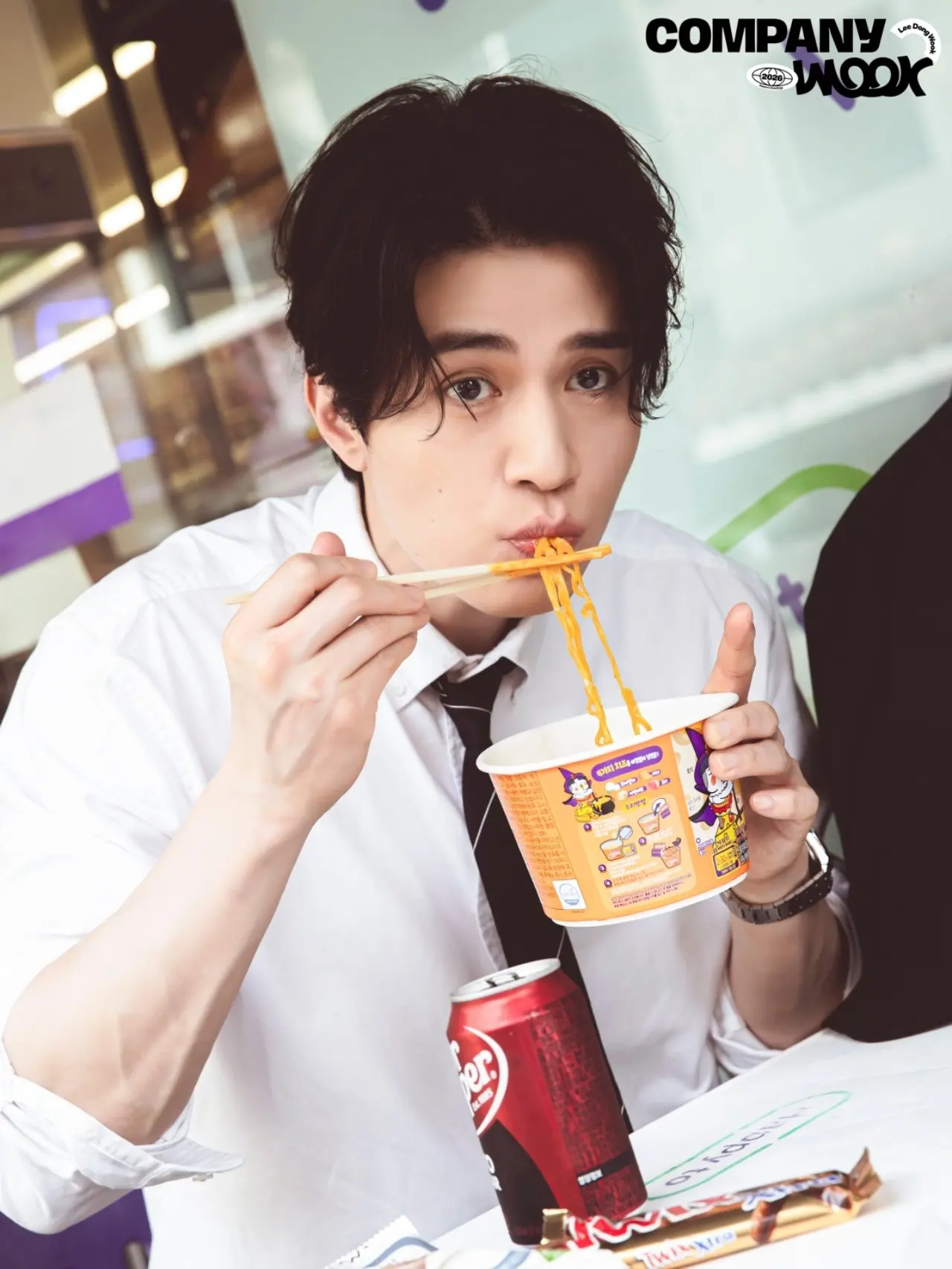 公式】イ・ドンウク、韓国の会社員になった…2026シーズンズ