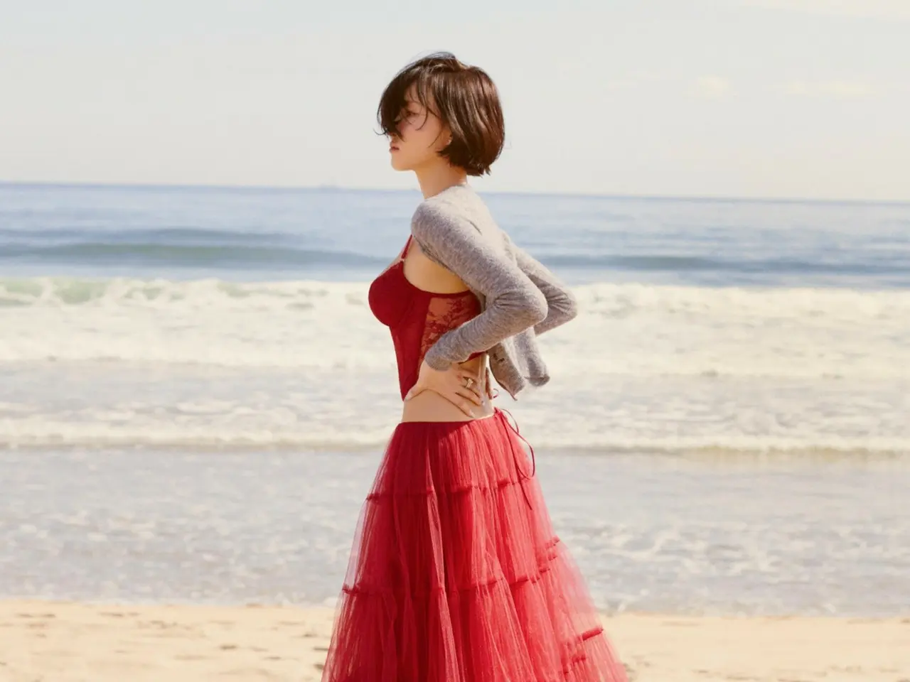 MAMAMOO」ファサ、2026シーズングリーティング発売…「Good Goodbye」逆