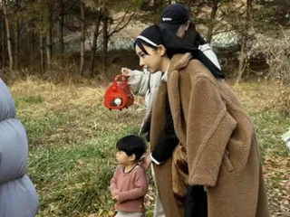 自分のホッカイロまで…「aespa」KARINA、ビョン・ウソクの子役母が伝えた“撮影現場美談”が話題