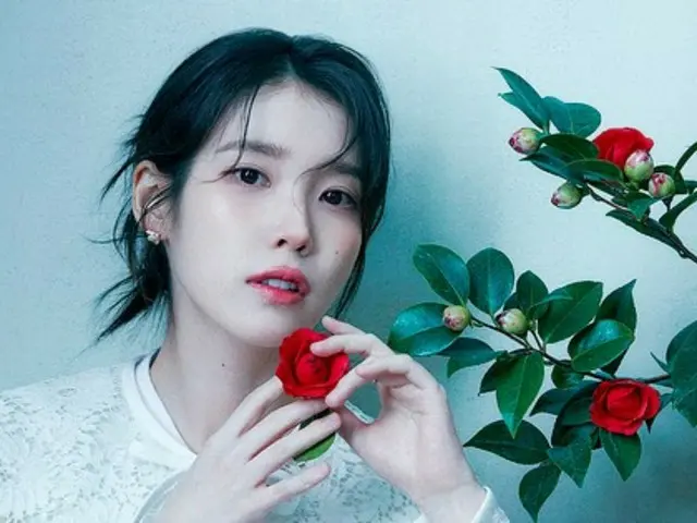 歌手IU、”ダイヤボタン”1000万Youtuberになる...「面白いコンテンツをたくさん作る」