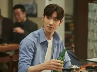 映画「焼酎戦争」ユ・ヘジン＆イ・ジェフン、近づくお酒の席をキャッチ…スチール公開