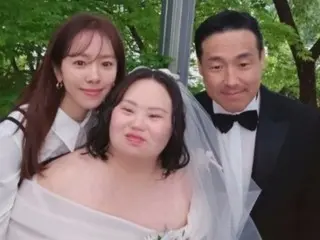 【単独】女優ハン・ジミン、チョン・ウネ作家の結婚式でヘアメイクをサポートしていた…“双子姉妹”の美しい友情