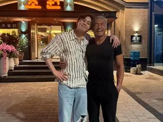 秋山成勲、パク・ソジュンと仲のいいツーショット…「私よりもっと男だった」