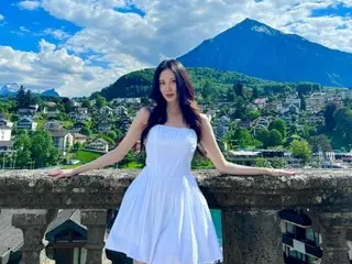 ソヒョン（少女時代）、スニーカーを履いても”11字型”の脚線美…さすが芸能界代表スレンダー