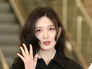 「IVE」ガウル、蚕室野球場に登場…LG対ハンファのビッグマッチの始球式で「勝利の妖精」に