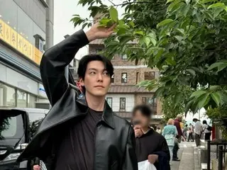 キム・ウビン、レザージャケットでたくましさ強調…ひょうきんな魅力まで