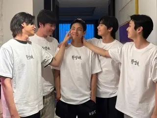 「BTS」V除隊にパク・ソジュン＆パク・ヒョンシク＆チェ・ウシクの歓迎パーティー…「King is back」