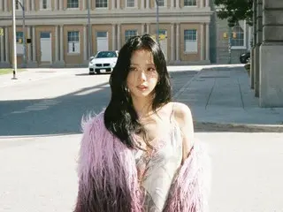 「BLACKPINK」JISOO、魅惑の超ミニドレス…「もうすぐ会いましょう！」