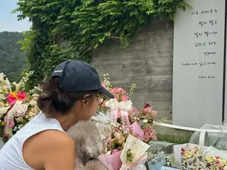 タレント兼CEOのキム・ジュンヒ、ことしも故パク・ヨンハさんと再会… 「遅くなってごめんね」