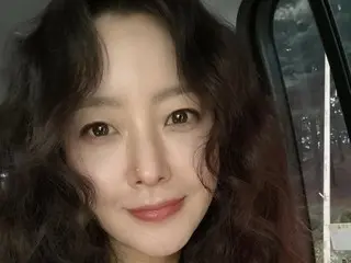 女優キム・ヒソン、年齢を忘れたレジェンド美貌…目鼻立ち全てが驚きの「CG級」
